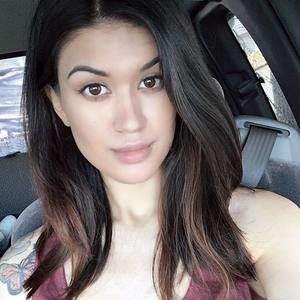 Meet your Posher, Abbey